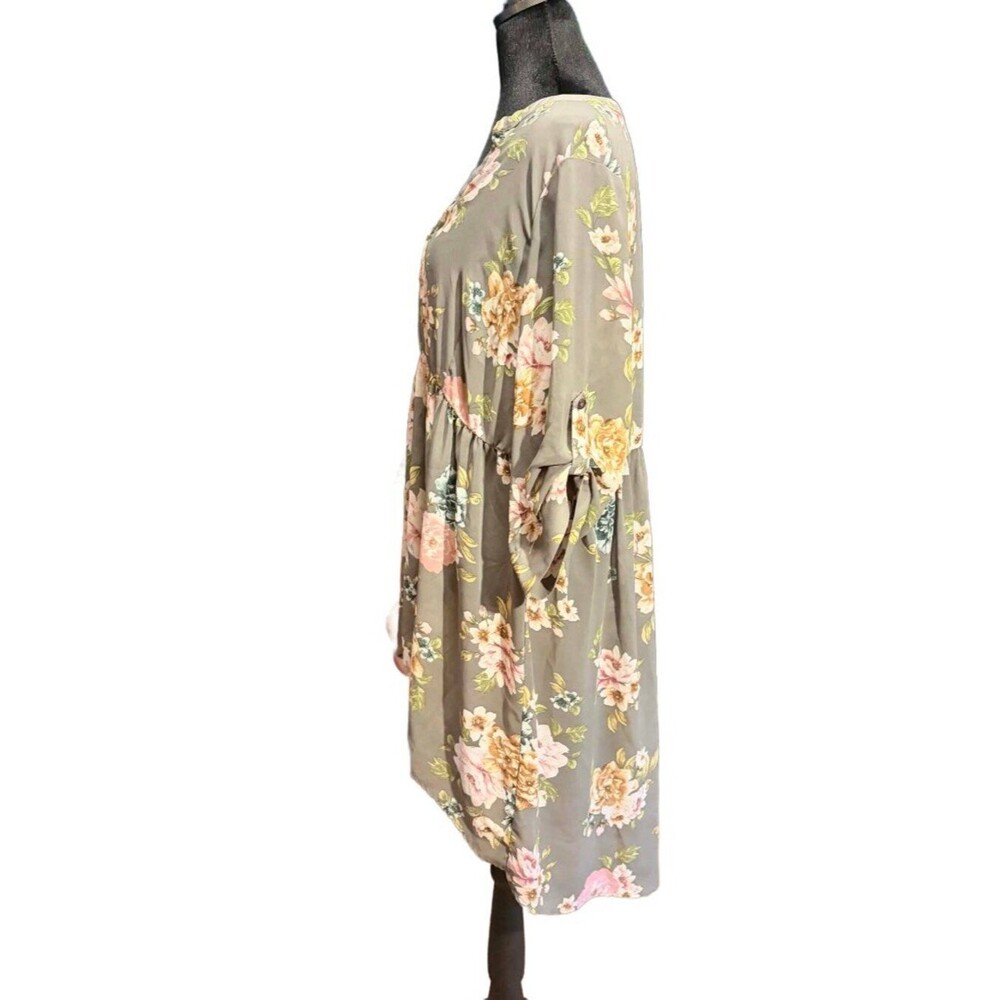 TORRID grey floral hi-low semi-sheer blouse - Picture 2 of 3